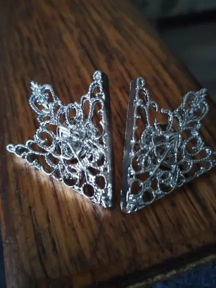VIBE Vintage Silver Triangle Collar Pin Brooch Size ONE SIZE - 5 Thumbnail