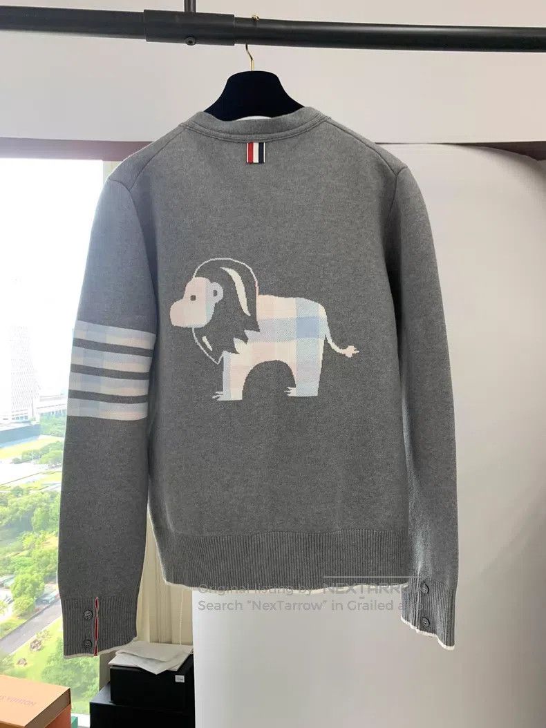 Thom Browne Thom Browne Grey Four-Stripe Lion Print Cardigan Size US M / EU 48-50 / 2 - 2 Thumbnail
