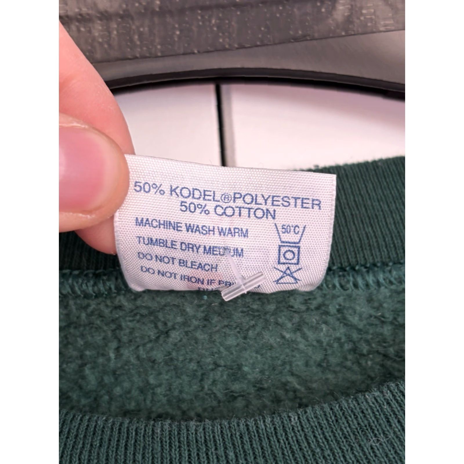 Vintage VINTAGE Crazy Shirts Sweatshirt Logo Center 90s Crewneck XL Men Green Large, 90s Theme, Fleece Cotton, Pullover, Regular Fit, Long Sleeve Size US XL / EU 56 / 4 - 5 Thumbnail