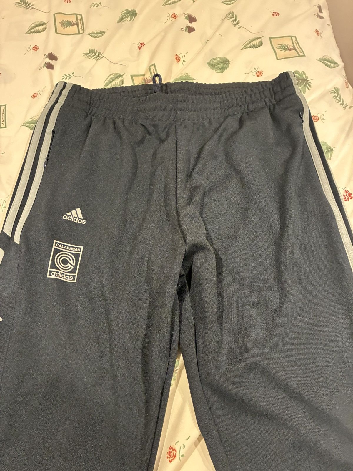 Yeezy Yeezy x adidas calabasas Size US 37 - 9 Thumbnail