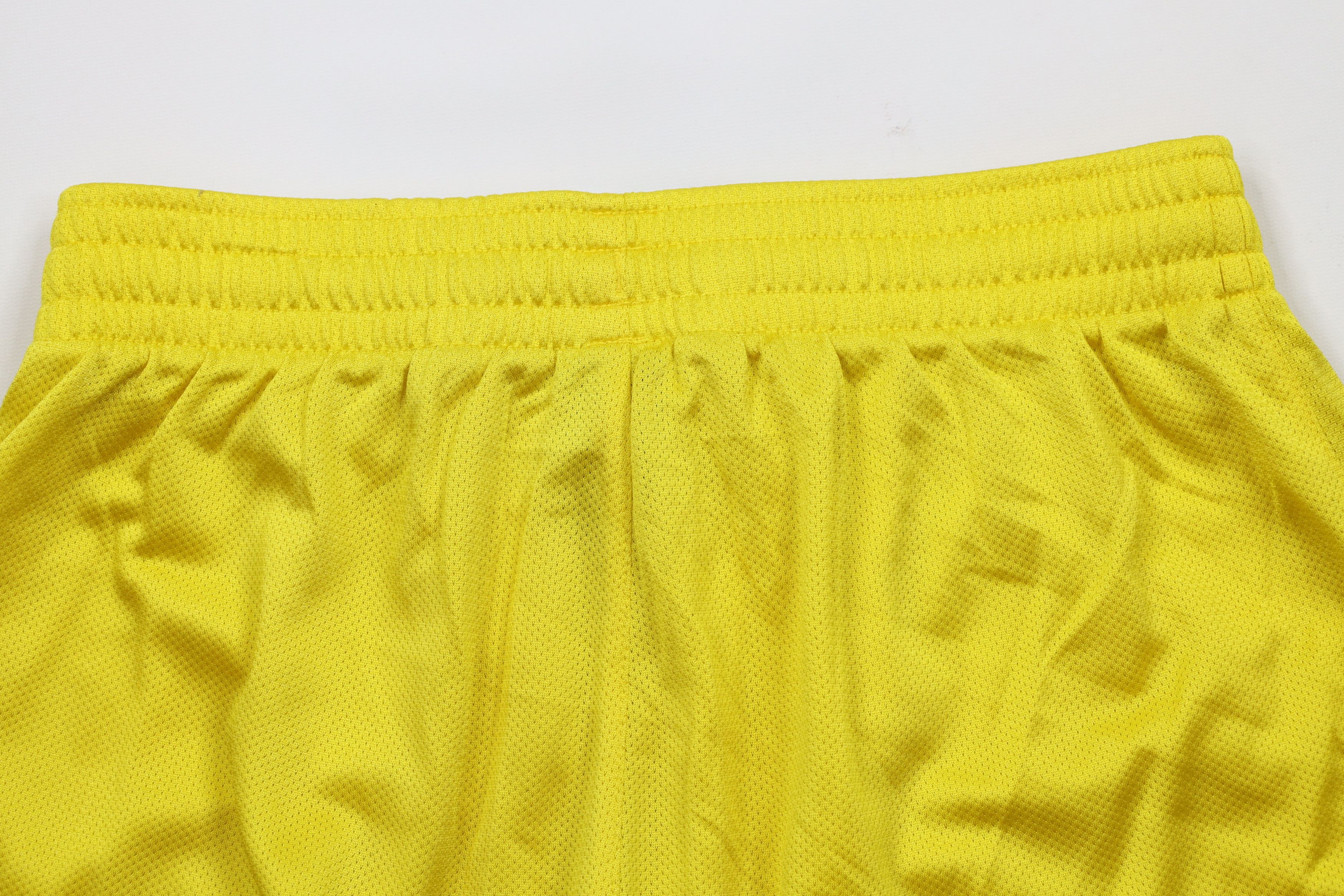 Adidas × Vintage Adidas University of Michigan Basketball Shorts Yellow Size US 34 / EU 50 - 12 Thumbnail