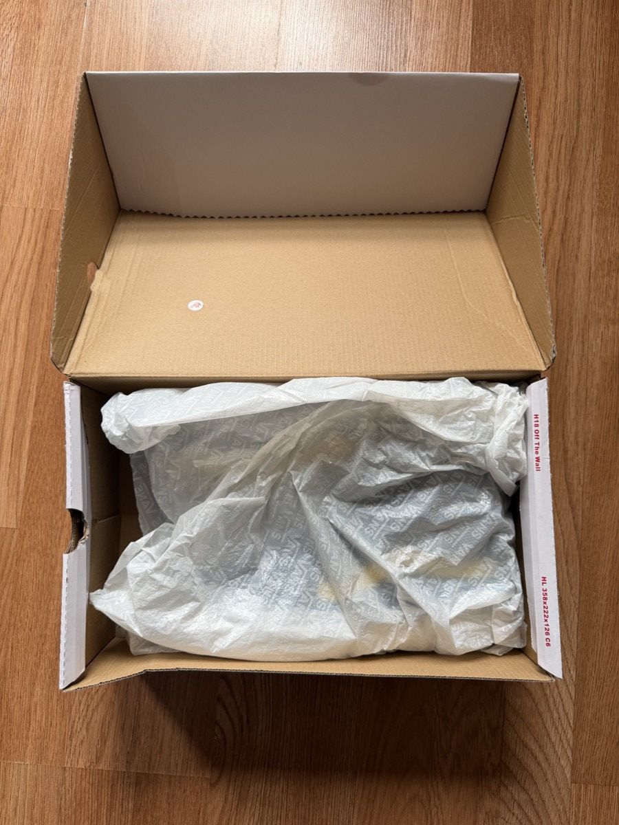 Supreme × Vans Vans x Supreme sk8-hi "Fuck The World" Size US 11 / EU 44 - 4 Thumbnail