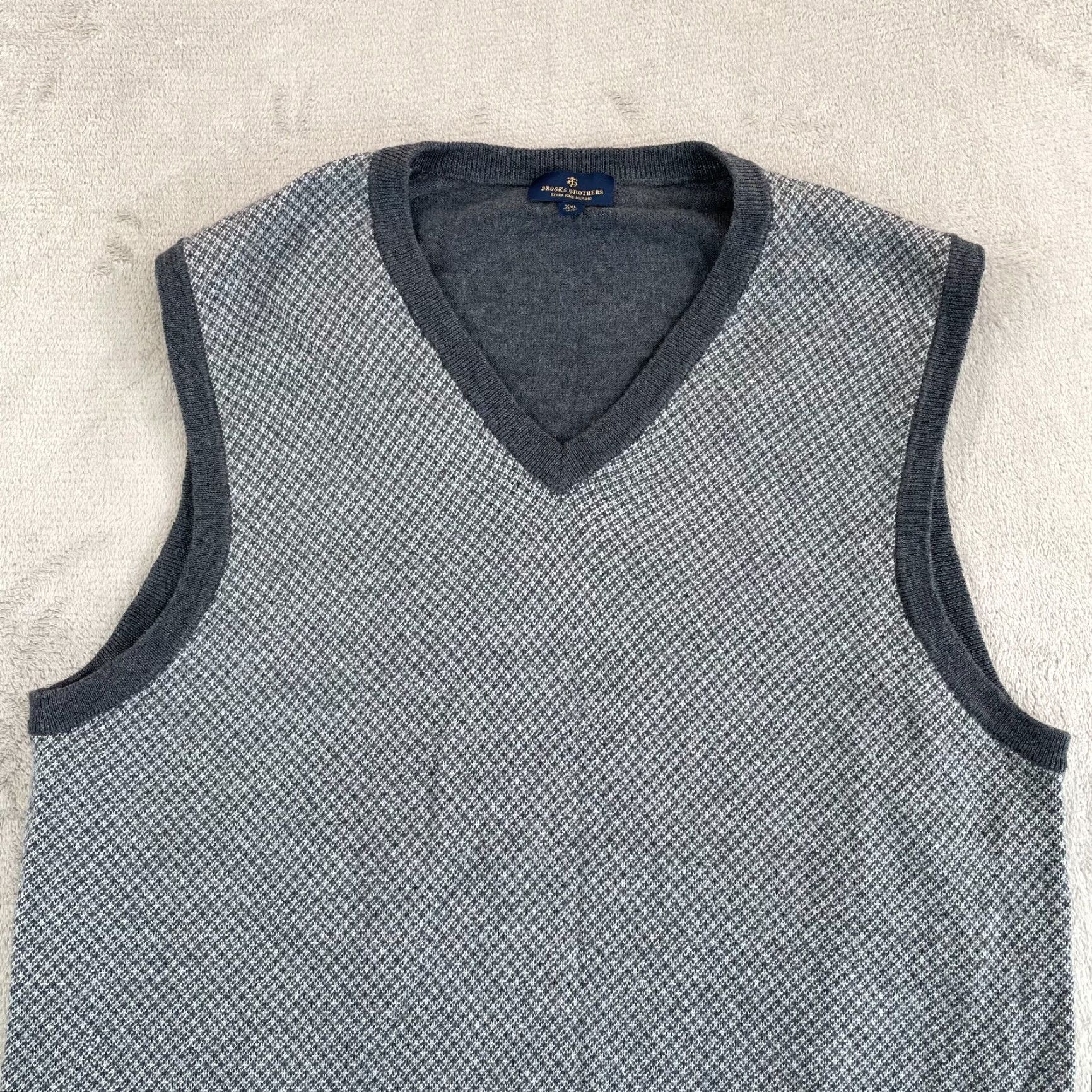 Brooks Brothers Brooks Brothers V Neck Vest Men 2XL Grey Extra Fine Merino Wool Houndstooth NWOT Vest Wool Merino Wool 2XL Gray Brooks Brothers Mens Vintage No Size US XXL / EU 58 / 5 - 3 Thumbnail