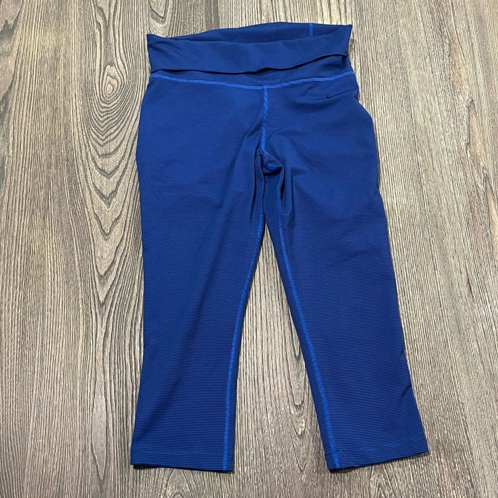 Nike Nike Pants Dri Fit capris Leggings Swoosh Stretch Striped M Size 27" / US 4 / IT 40 - 1 Thumbnail