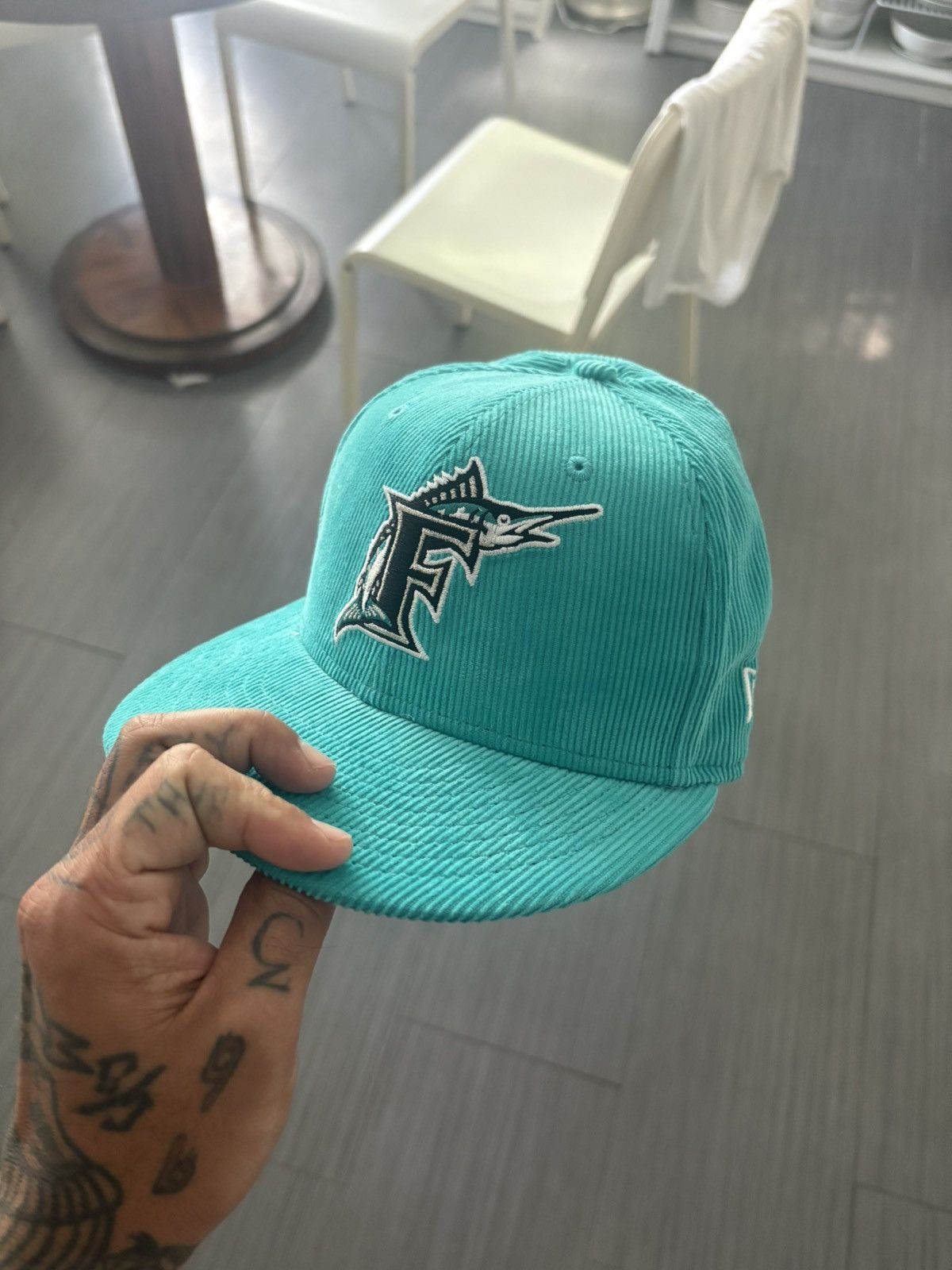 New Era New era fitted Marlins 7 1/8 corduroy hat Size ONE SIZE - 6 Thumbnail