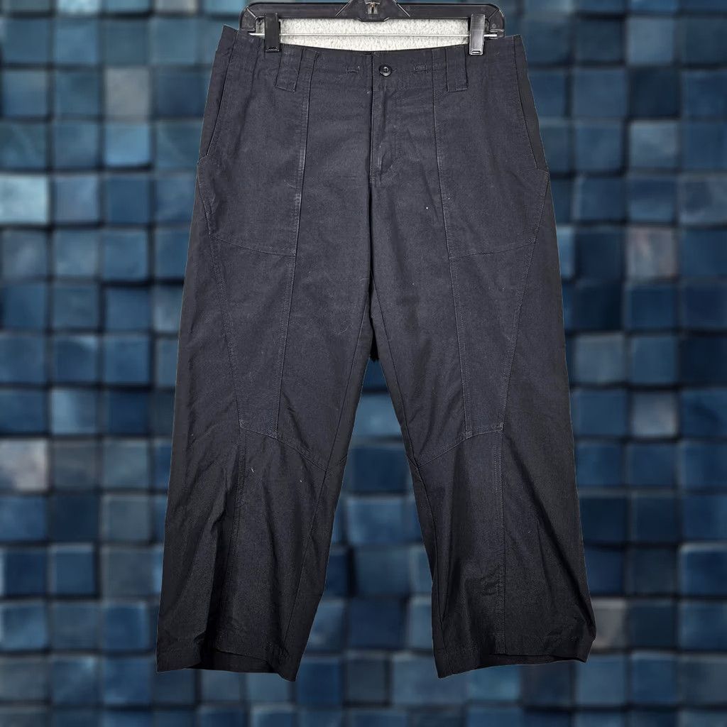 Patagonia Patagonia Women's Black Cropped Straight Leg Pants Size 8 Size 30" / US 8 / IT 44 - 1 Thumbnail