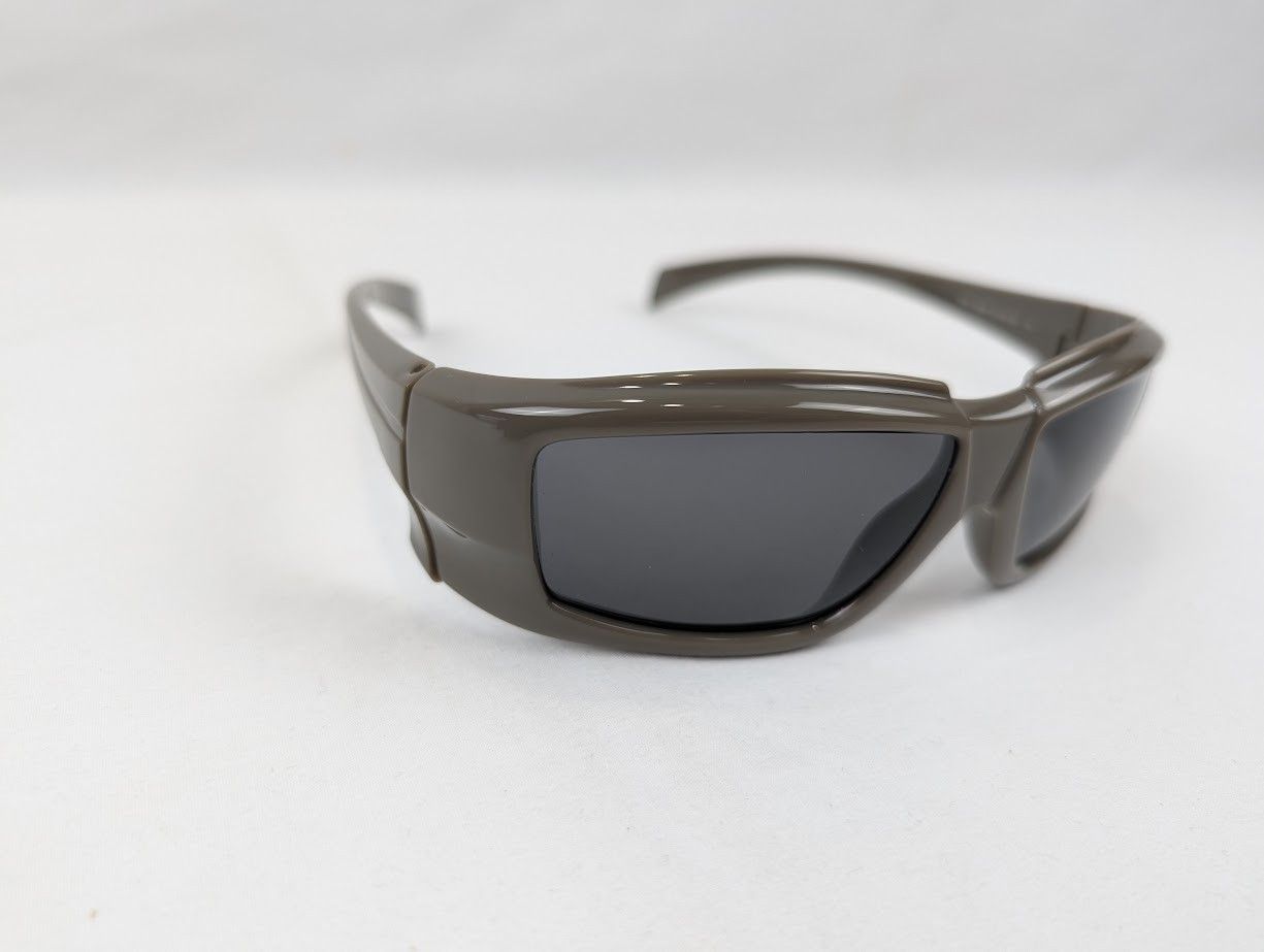 Rick Owens o1rshd1 / DUP / Size: OS / Sunglasses in Dust Grey Size ONE SIZE - 4 Thumbnail
