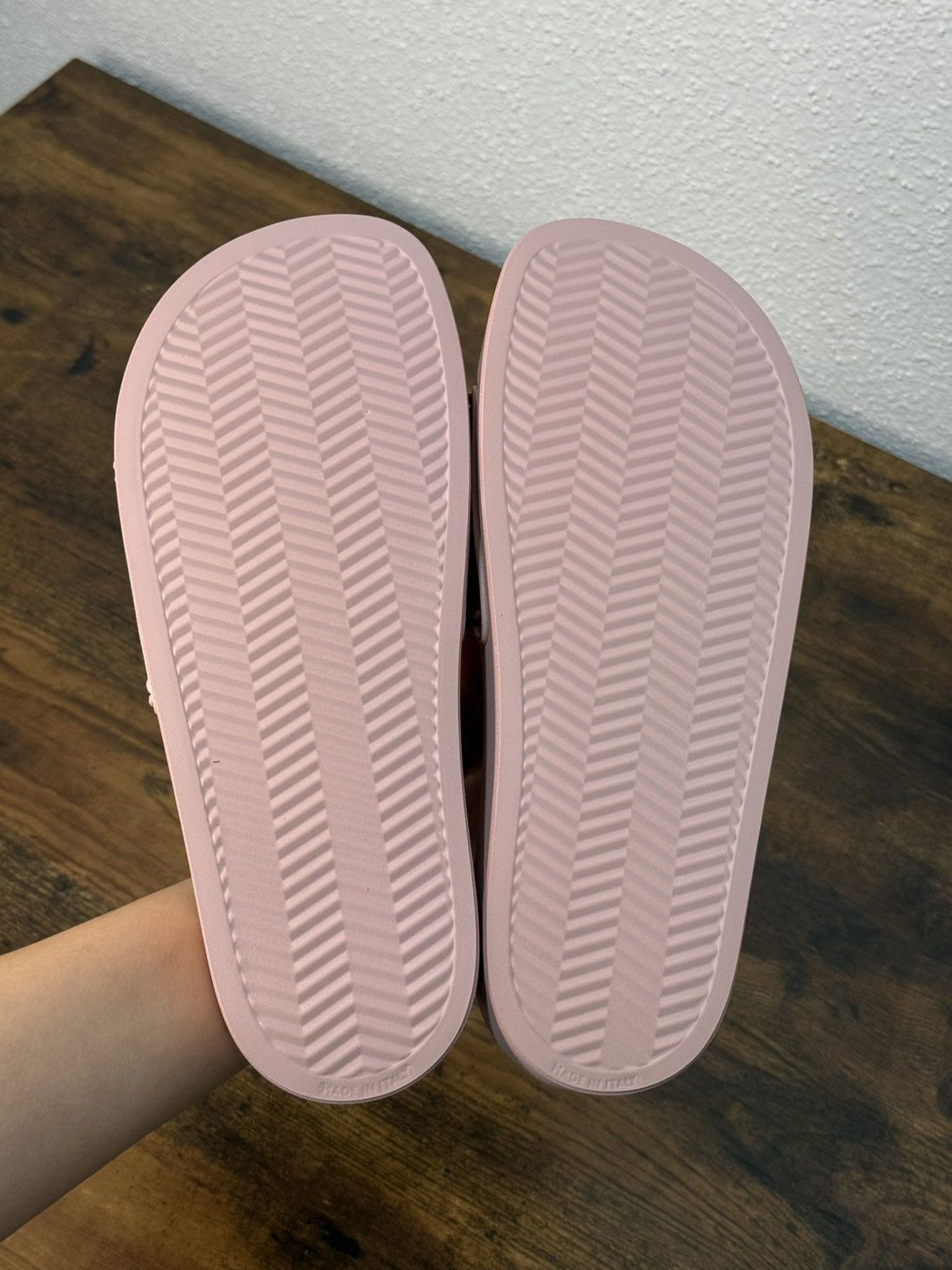 MCM Big Logo Rubber Pink Slides size 8.5 US 39Eu