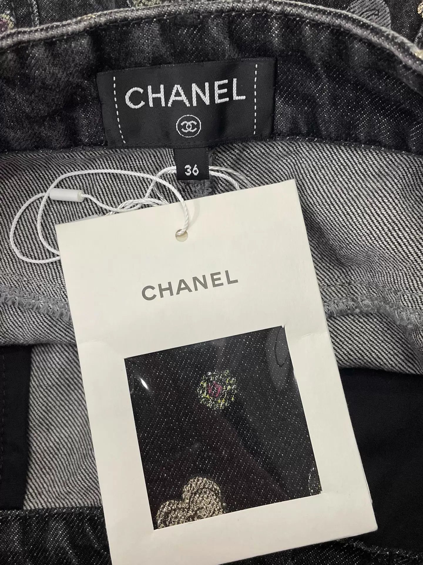 Chanel Chanel 25B Black Printed Denim Shorts Size 36 Size 26" / US 2 / IT 38 - 4 Thumbnail
