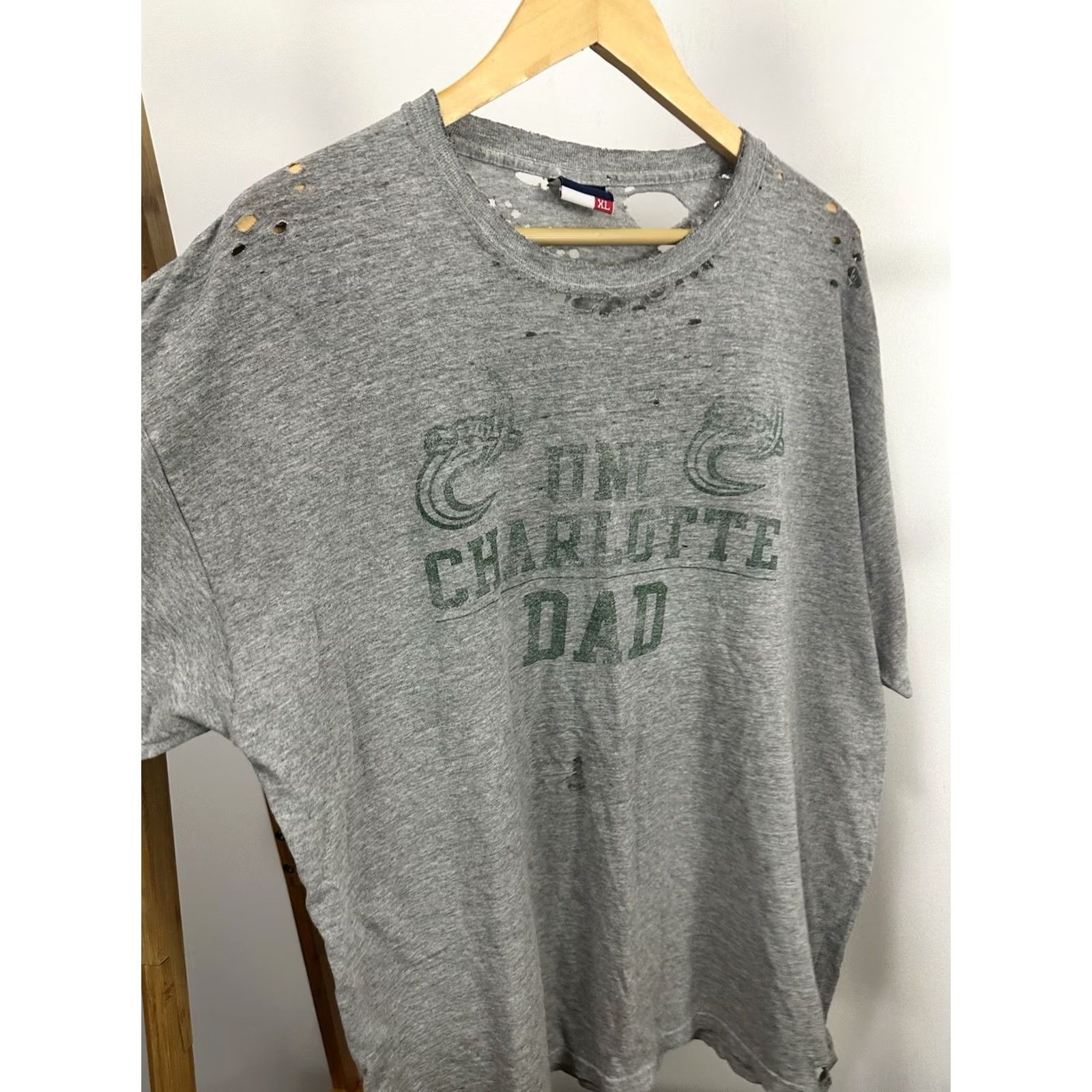 Vintage VTG UNCC Charlotte Dad Distressed Thrashed Worn Cotton College T-Shirt XL Mens Gray Size US XL / EU 56 / 4 - 4 Thumbnail