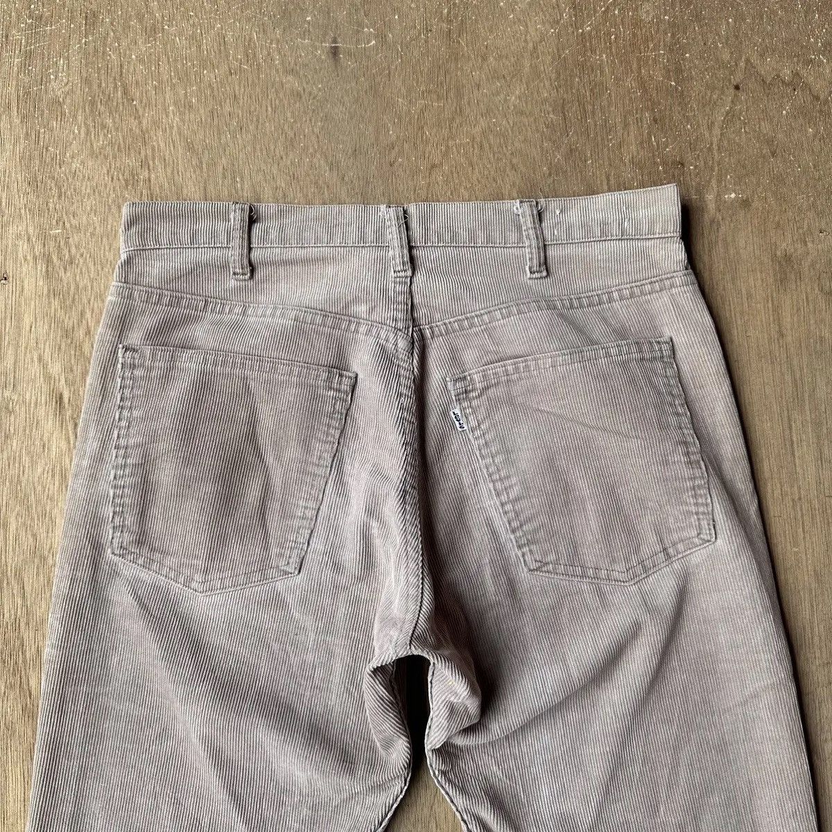 Levi's STEALS 💥 1980’s VINTAGE LEVI’S CORDUROY MADE IN USA PANT Size US 31 - 12 Thumbnail