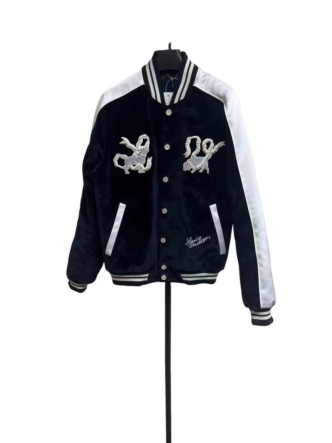 Louis Vuitton Louis Vuitton Embroidered Velvet Varsity Jacket Size 44 Size US S / EU 44-46 / 1 - 1 Thumbnail