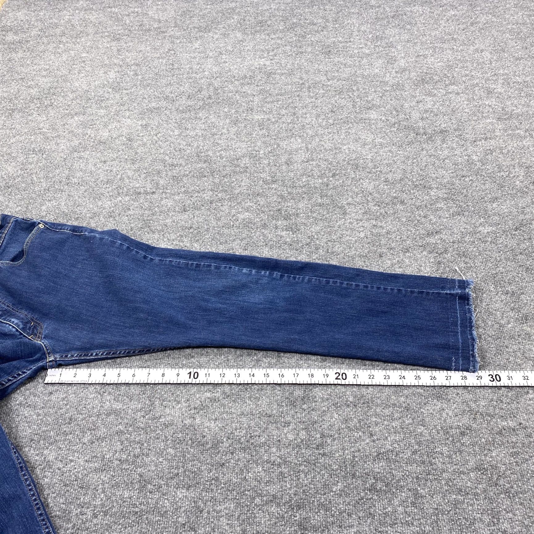 Levi's Levi's 513 Jeans Mens 36x30 Blue Slim Straight Stretch Denim Distressed Size US 36 / EU 52 - 6 Thumbnail