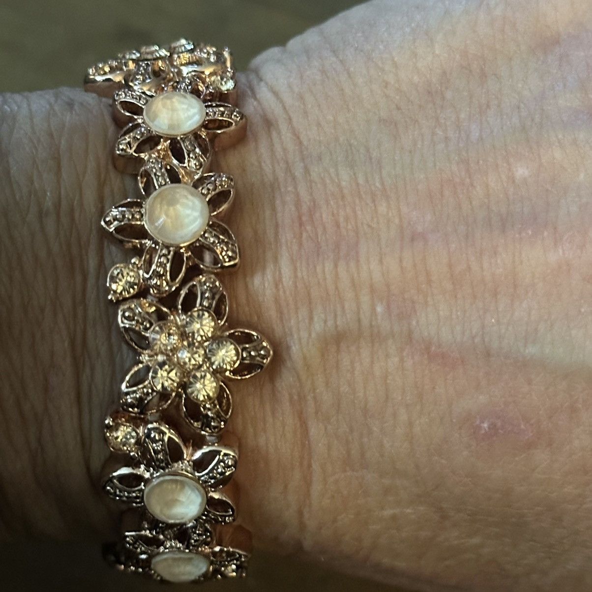 Other Napier rose gold rhinestone flower stretch bracelet Size ONE SIZE - 3 Thumbnail