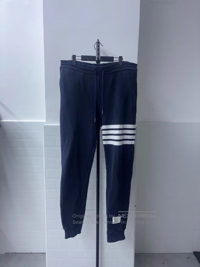 Thom Browne Thom Browne size 5 Classic preppy style four-stripe drawstr Size US 43 - 1 Thumbnail