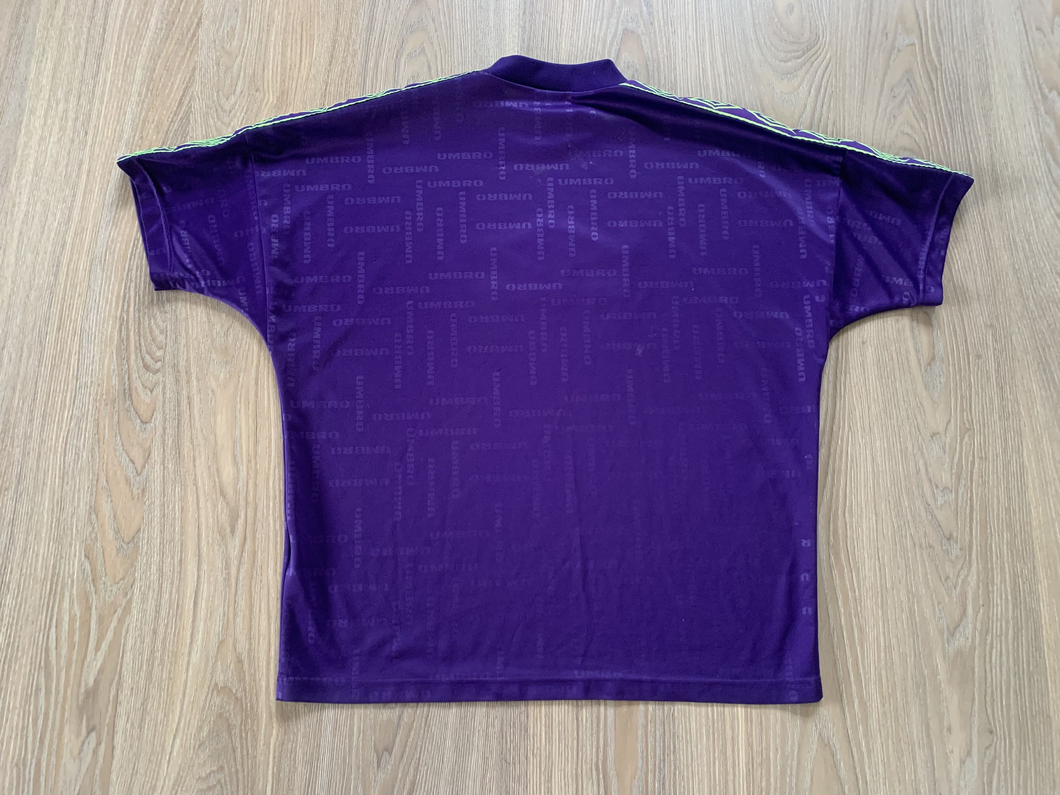 Umbro Umbro Vintage Monogram Football Soccer T Shirt Jersey Size US L / EU 52-54 / 3 - 4 Thumbnail