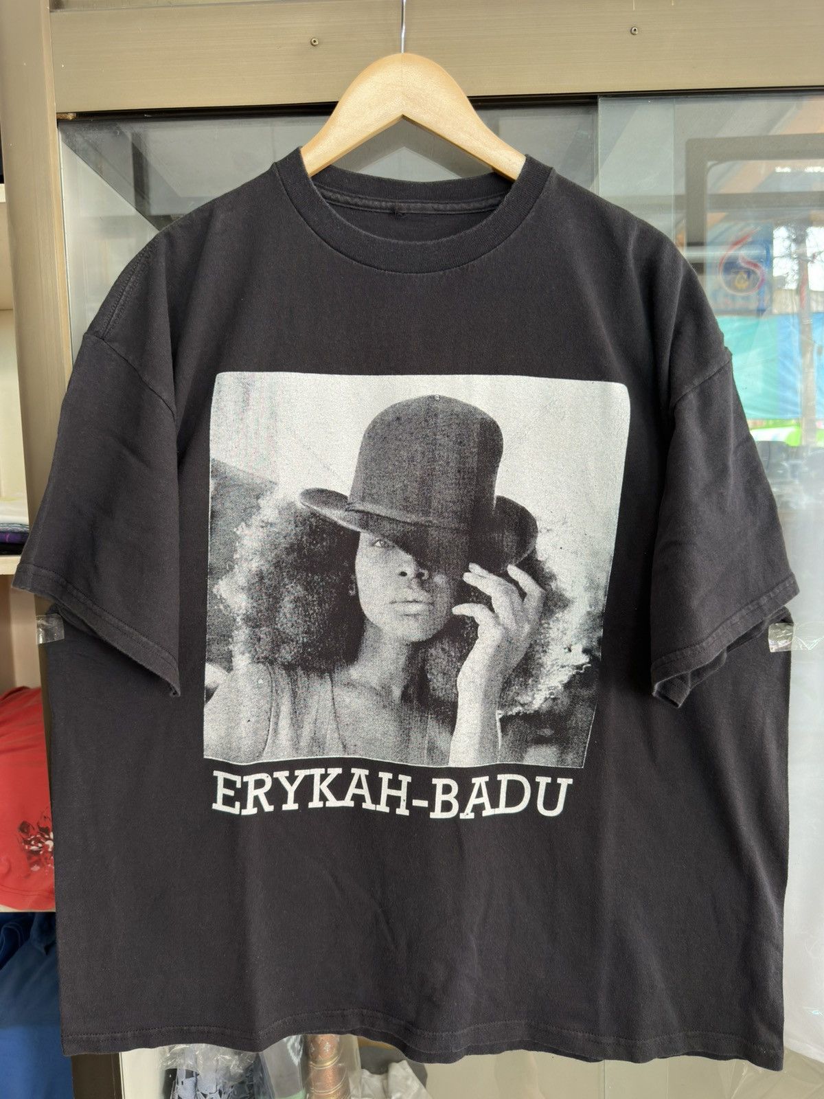Band Tees Erykah Badu Vintage Shirt Size US XXL / EU 58 / 5 - 1 Thumbnail