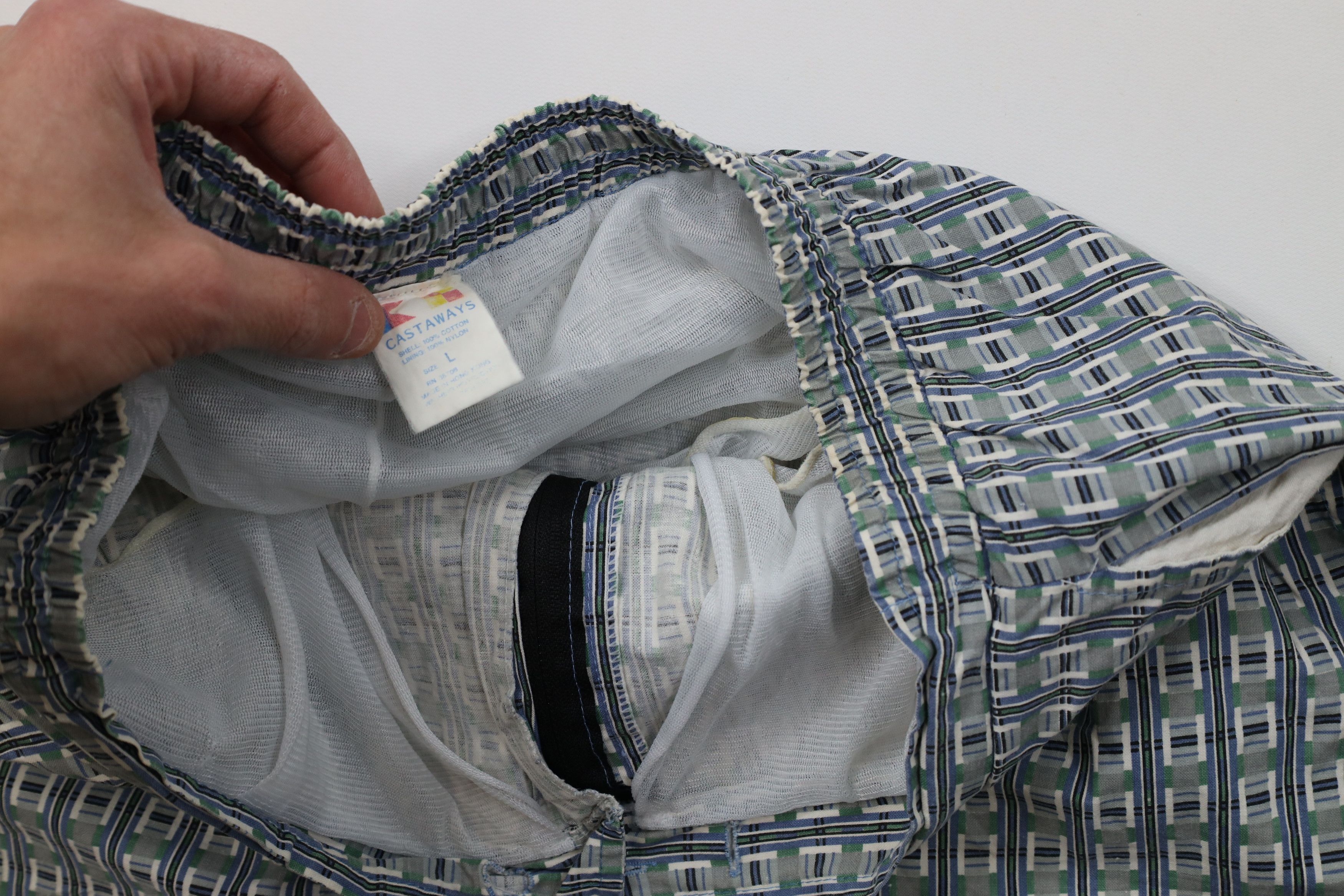 Vintage Vintage 90s Streetwear Geometric Lined Shorts Swim Trunks Size US 34 / EU 50 - 8 Thumbnail