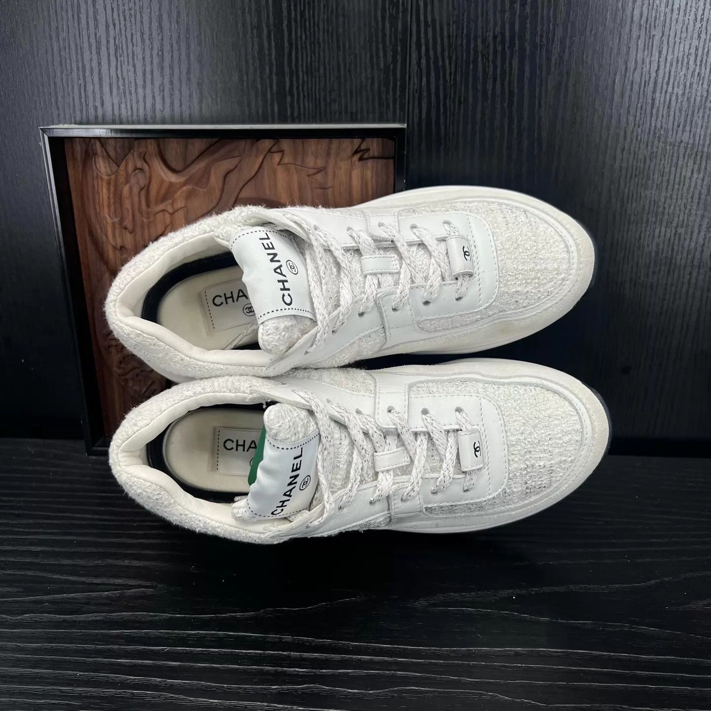 Chanel Chanel white suede sneaker 36.5 mint Size US 6 / IT 36 - 8 Thumbnail