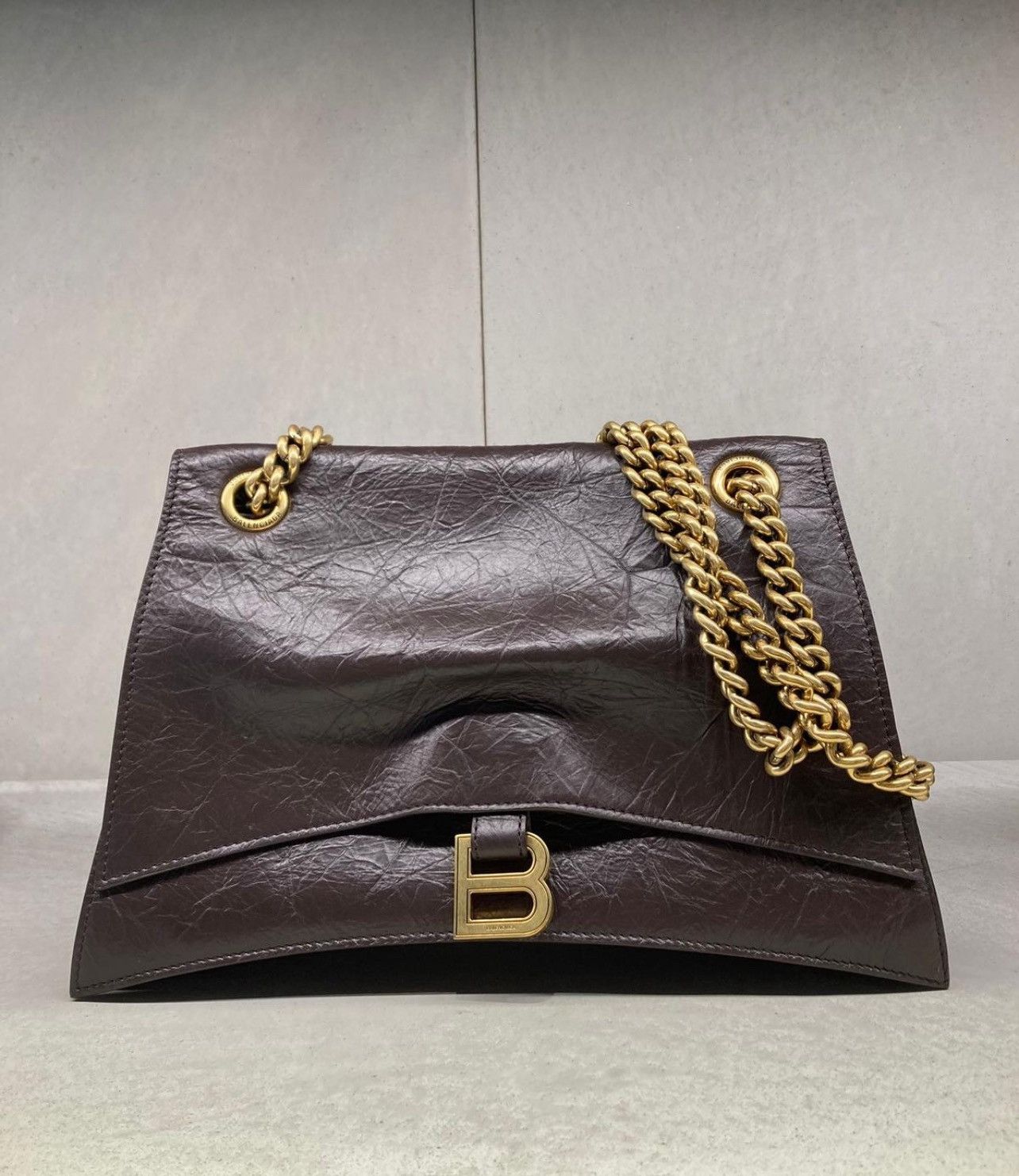 Balenciaga Large Crush Bag in Chocolate Brown Size ONE SIZE - 1 Thumbnail