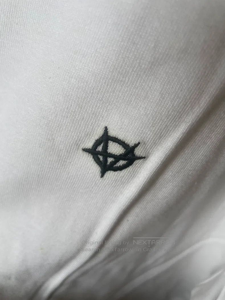 Vetements Vetements Branded Anti-War V Embroidered T-Shirt XS Size Size US XS / EU 42 / 0 - 2 Thumbnail