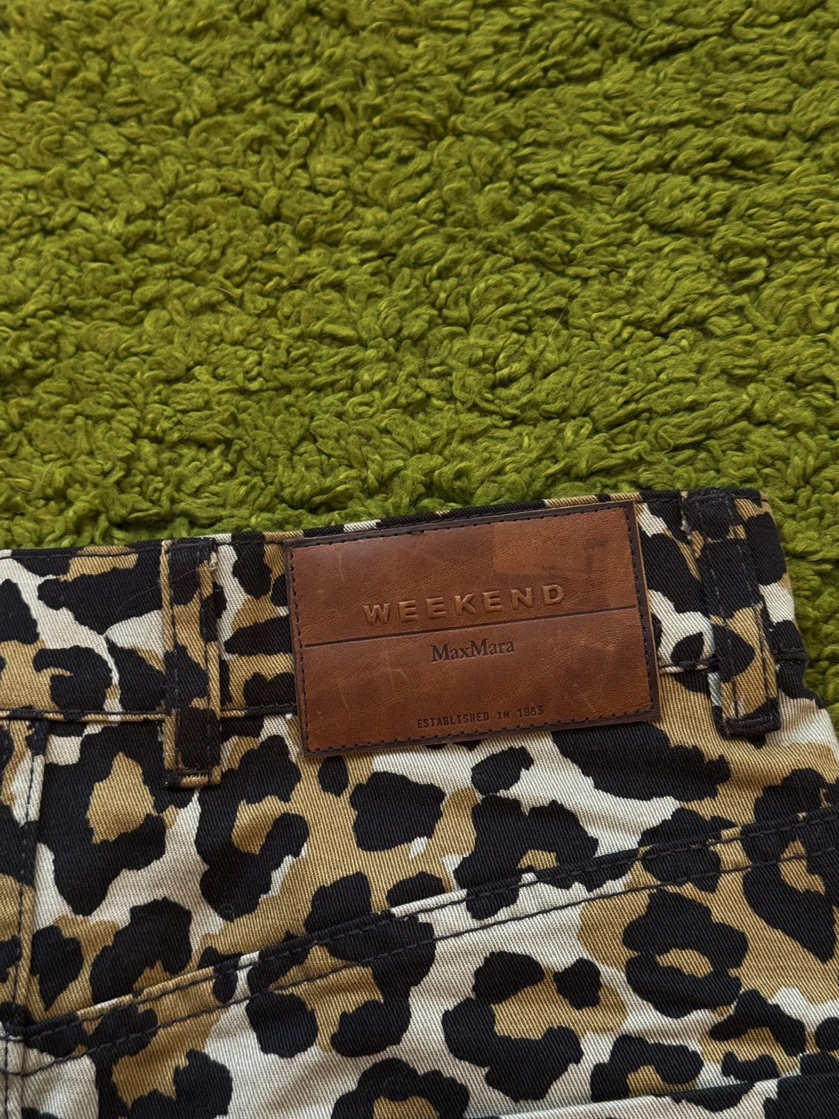 Designer × Max Mara × Weekend Max Mara Max Mara Weekend leopard pattern patch logo mini skirt Size 27" / US 4 / IT 40 - 6 Thumbnail