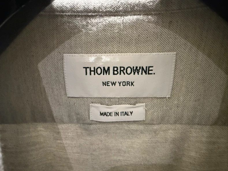 Thom Browne Thom Browne size4 Classic four-barrel shirt in light grey Size US XL / EU 56 / 4 - 3 Thumbnail