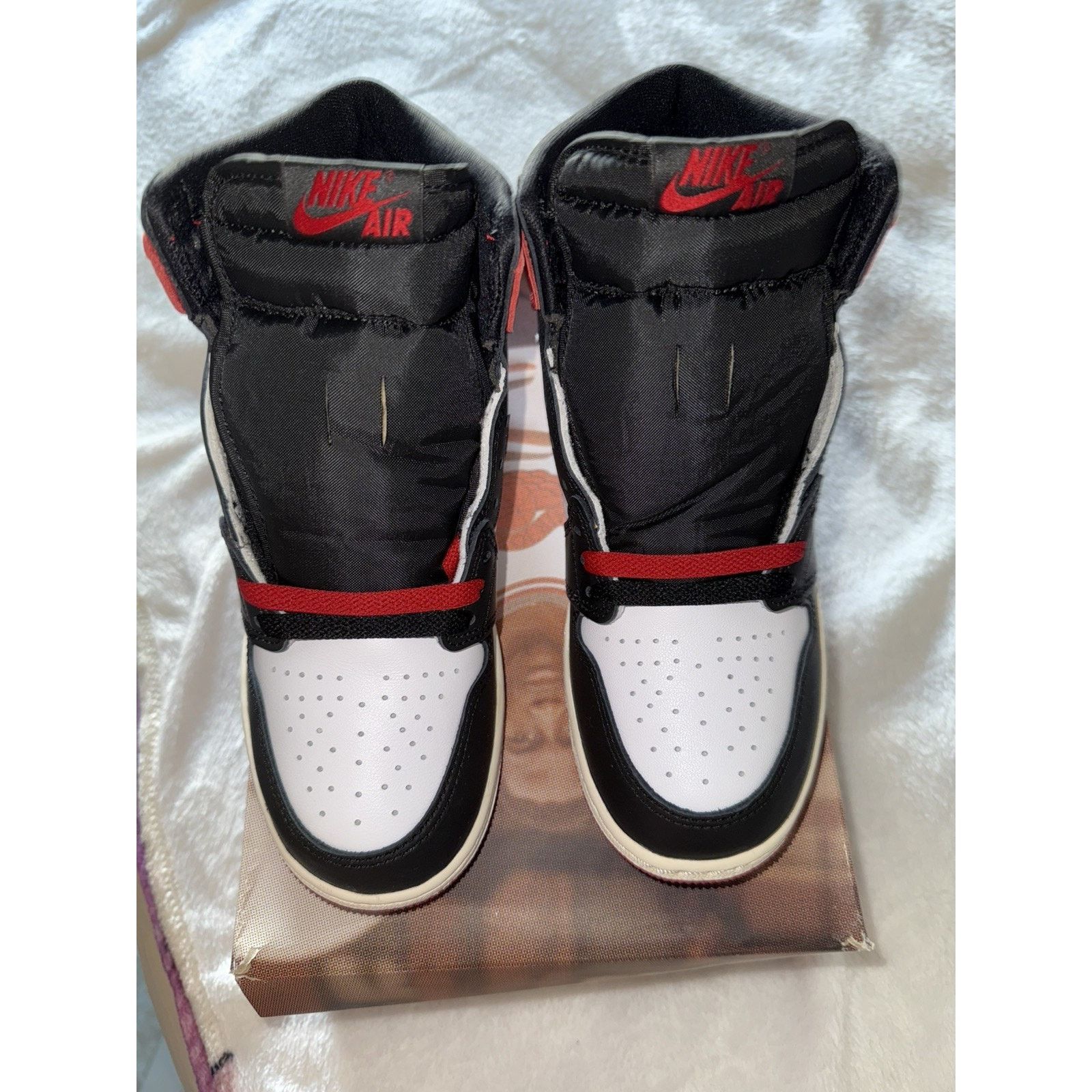 Jordan Brand Nike Air Jordan 1 Retro High OG GS Black Toe Reimagined 6 Y Size US 6 / EU 39 - 2 Thumbnail