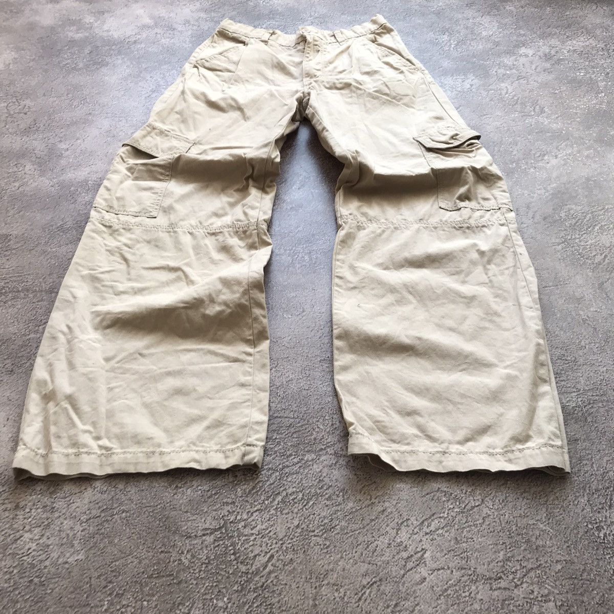 Vintage Vintage Y2K Baggy Cargo Pants Tan Distressed Workwear 28 Size 28" / US 6 / IT 42 - 1 Thumbnail