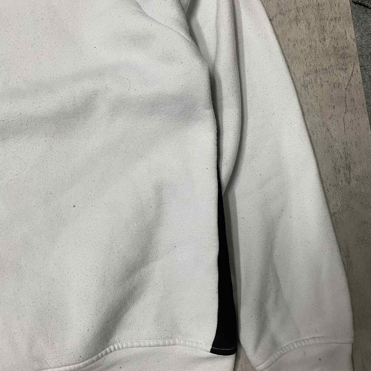 Other White and blue sweatshirt with a retro vibe Size US XL / EU 56 / 4 - 7 Thumbnail