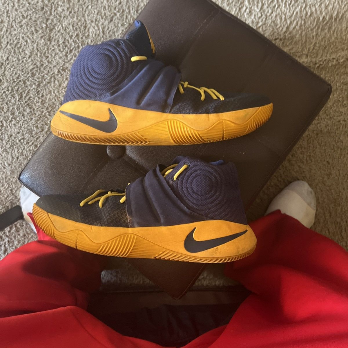 Nike Kyrie Cavaliers 2 Size US 11.5 / EU 44-45 - 1 Thumbnail