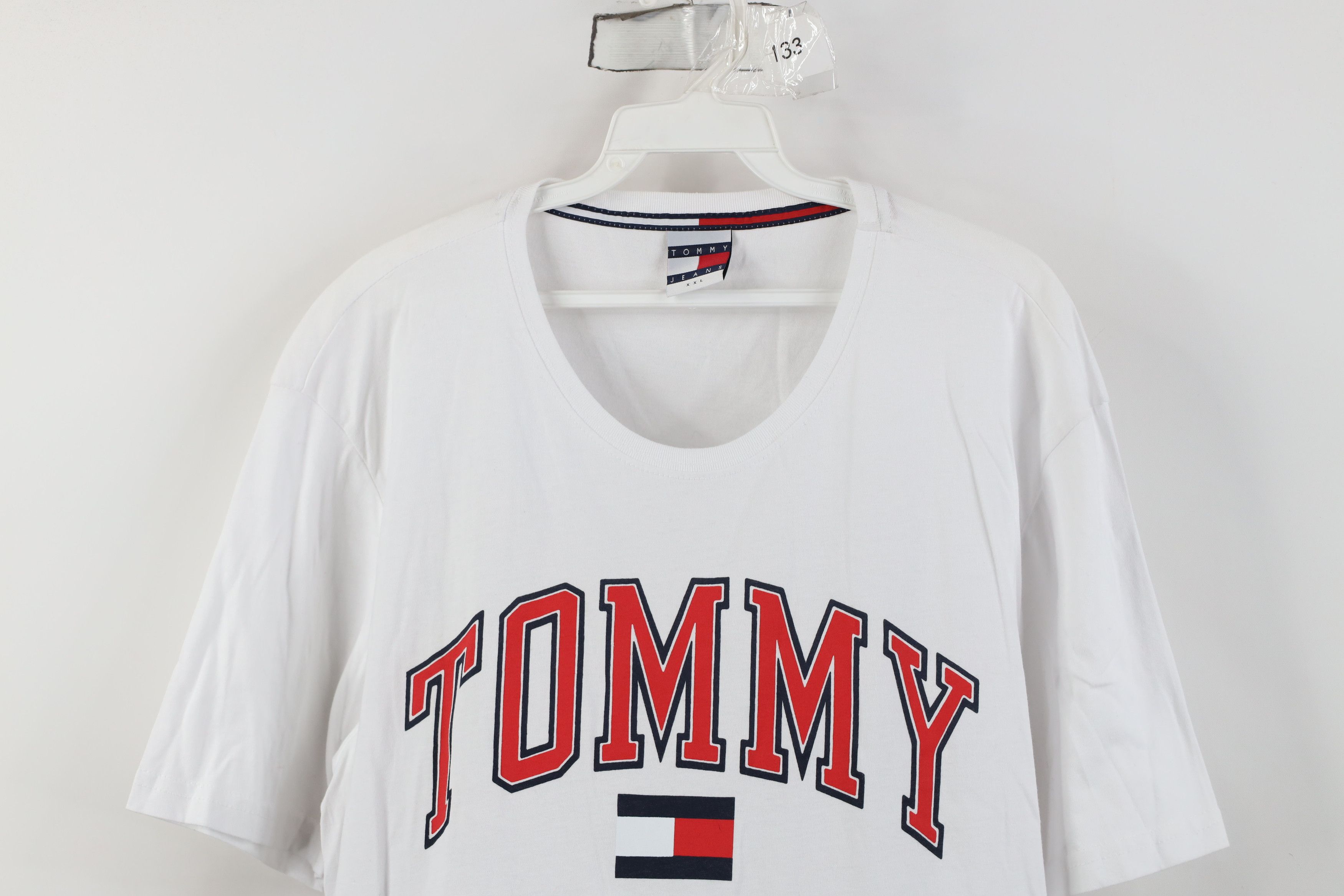 Tommy Hilfiger Vintage Y2K Tommy Hilfiger Big Logo Patch T-Shirt White Size US XXL / EU 58 / 5 - 2 Thumbnail