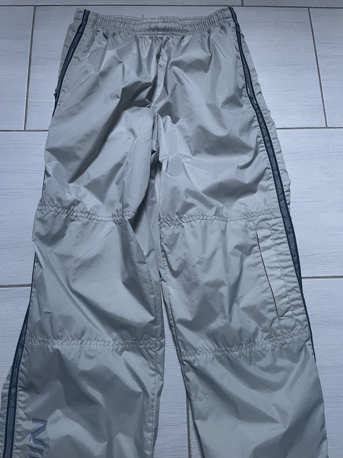 Nike Nike vintage swoosh nylon straight baggy rap drill pants Size US 29 - 2 Thumbnail