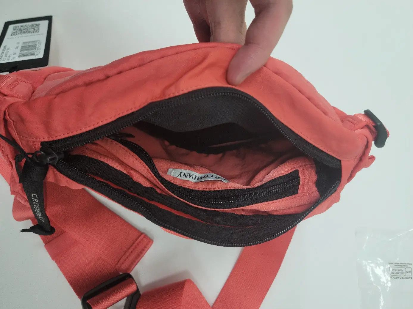 C.P. Company CP COMPANY Nylon cros bag 18CMAC112A 005269G 547 pink orange Size ONE SIZE - 5 Thumbnail