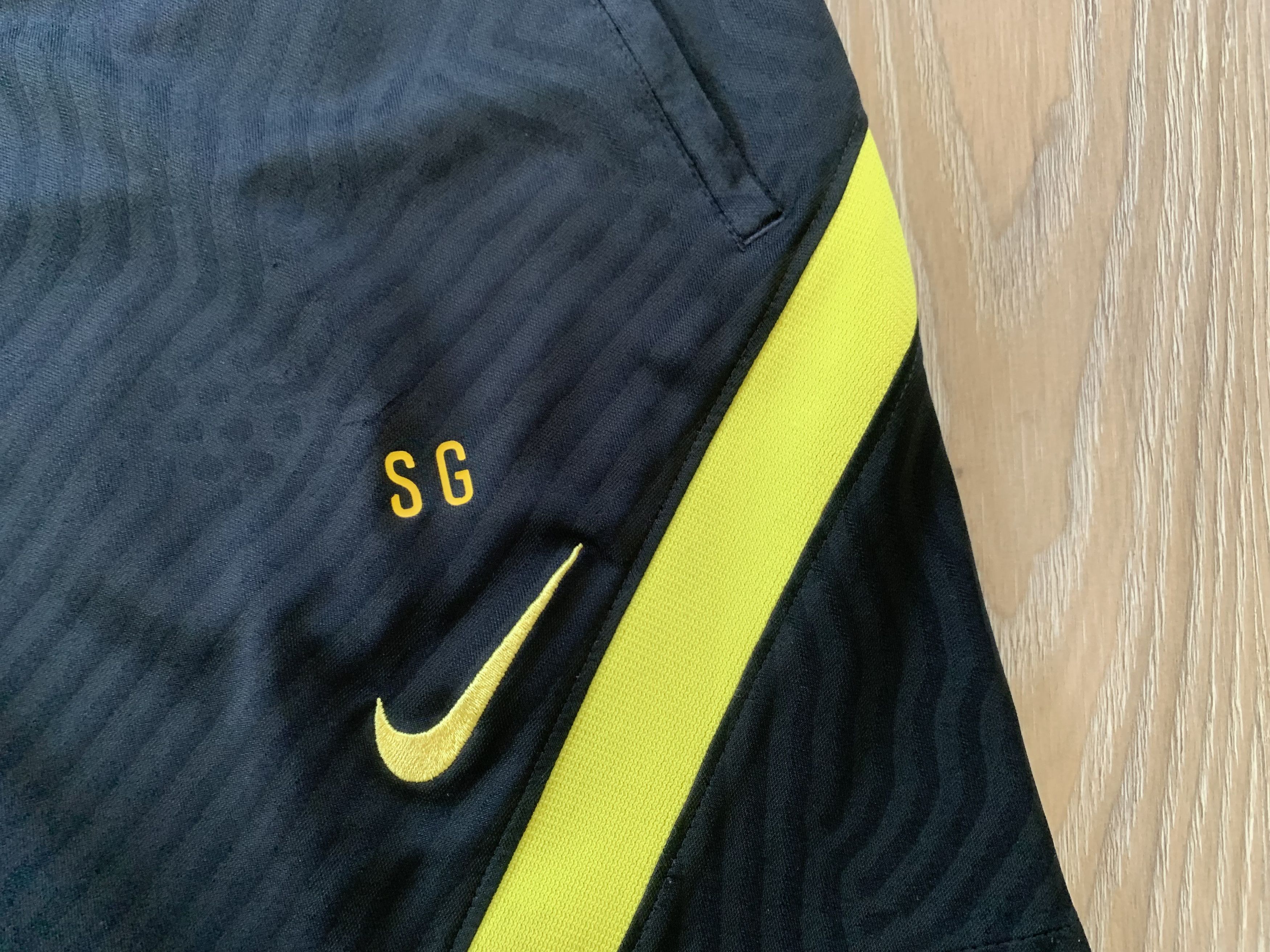 Nike Nike Mens China National Football Team Association Shorts Size US 40 / EU 56 - 6 Thumbnail