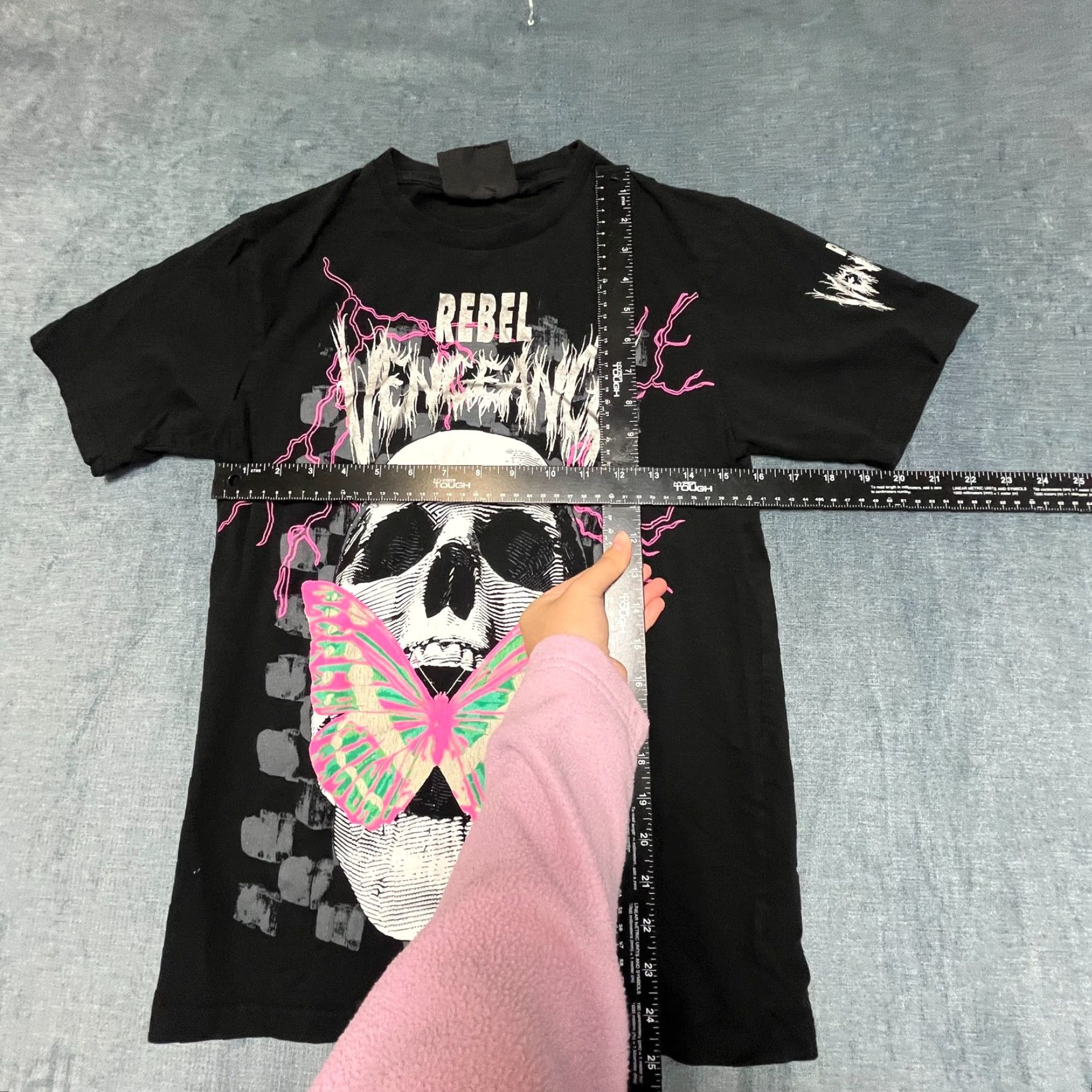 Vintage VINTAGE Rebel Vengeance T-Shirt Mens Small Faded Black Graphic Skull Butterfly Rock Band Size US S / EU 44-46 / 1 - 6 Thumbnail