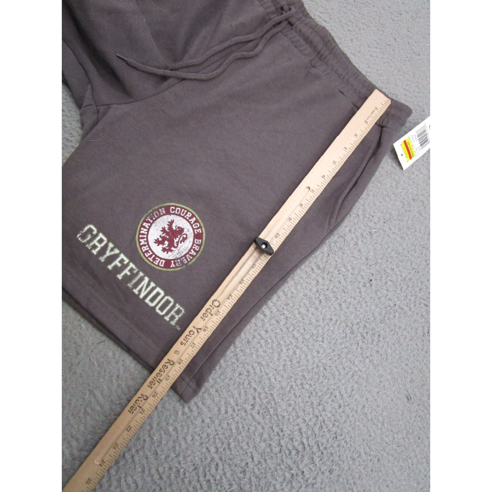 Vintage Universal Studios Shorts Mens L Harry Potter Quidditch Sweat NEW GRYFFINDOR Size US 33 - 6 Thumbnail