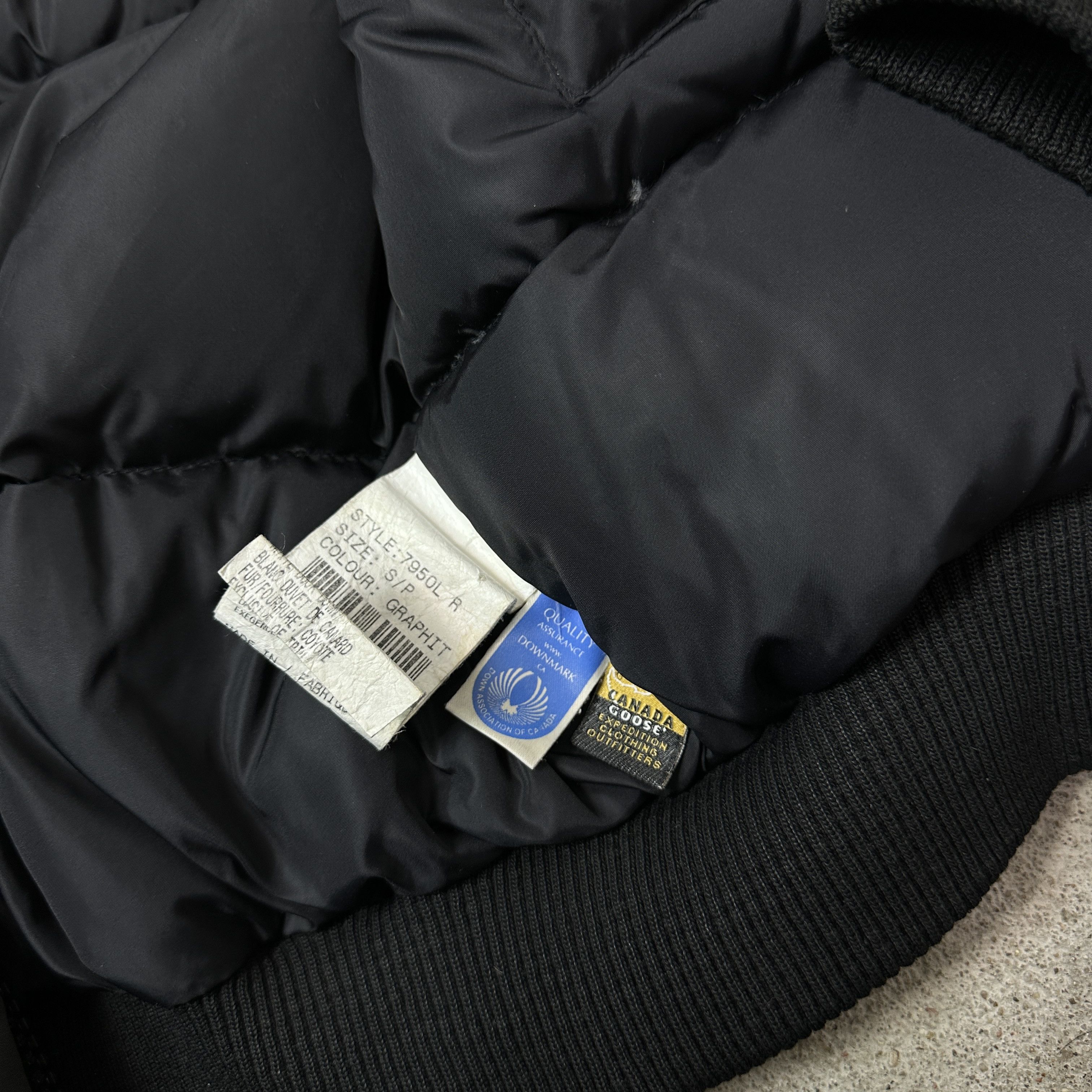 Canada Goose Vintage Outdoor Canada Goose Chillwack Jacket Y2K Size US S / EU 44-46 / 1 - 7 Thumbnail