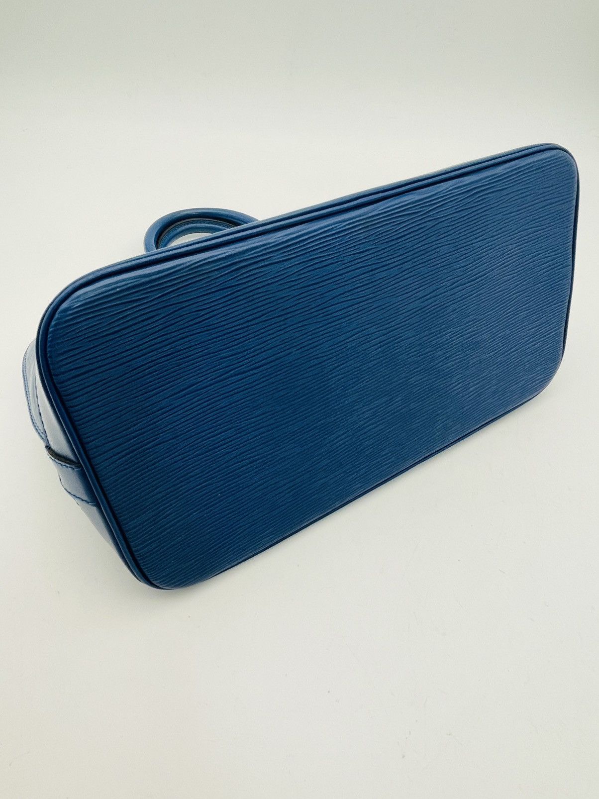 Louis Vuitton Alma PM Blue Leather Epi 2-Way Shoulder Strap Size ONE SIZE - 8 Thumbnail
