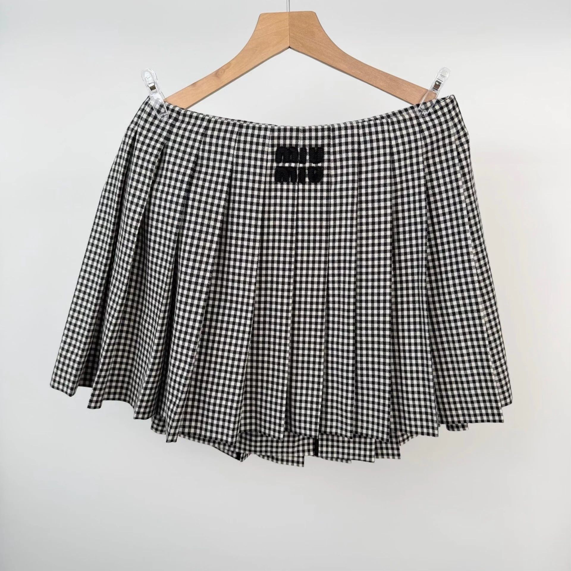 Miu Miu MIU MIU Plaid Pleated Skirt 38 New With Tags Size 26" / US 2 / IT 38 - 2 Thumbnail