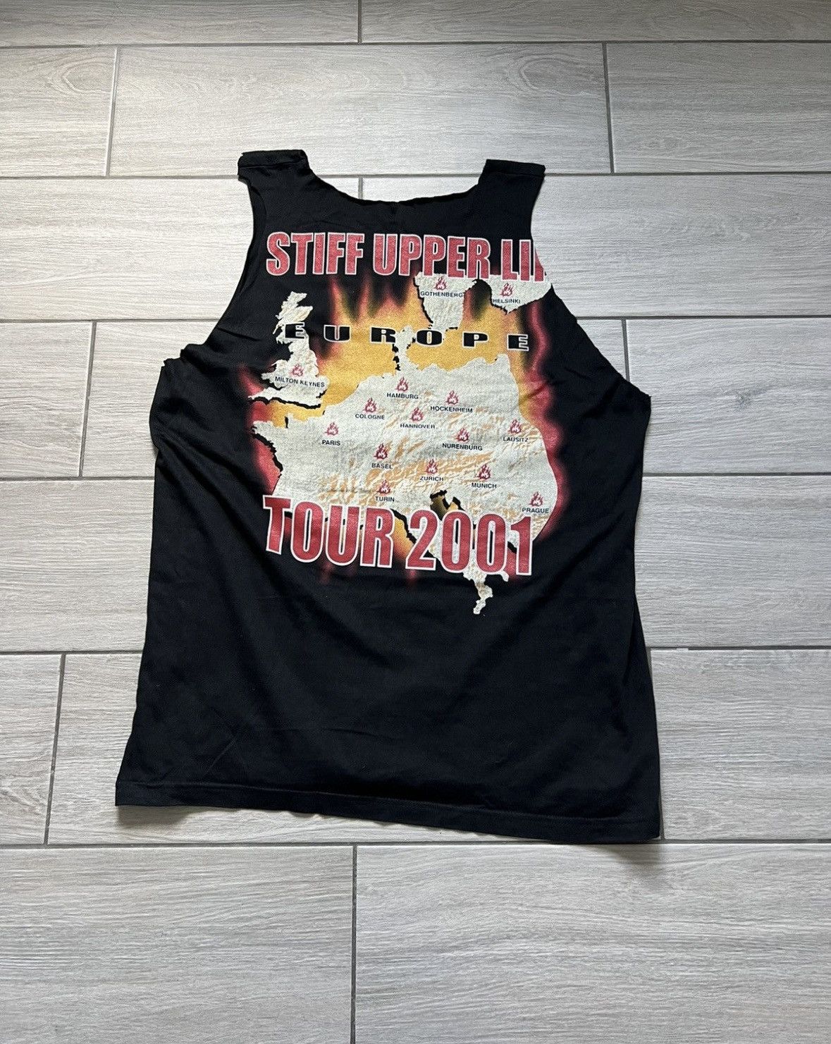 Band Tees Vintage 2001 AC/DC Stiff Upper Lip Faded Black Tank Top Tee Size US L / EU 52-54 / 3 - 3 Thumbnail