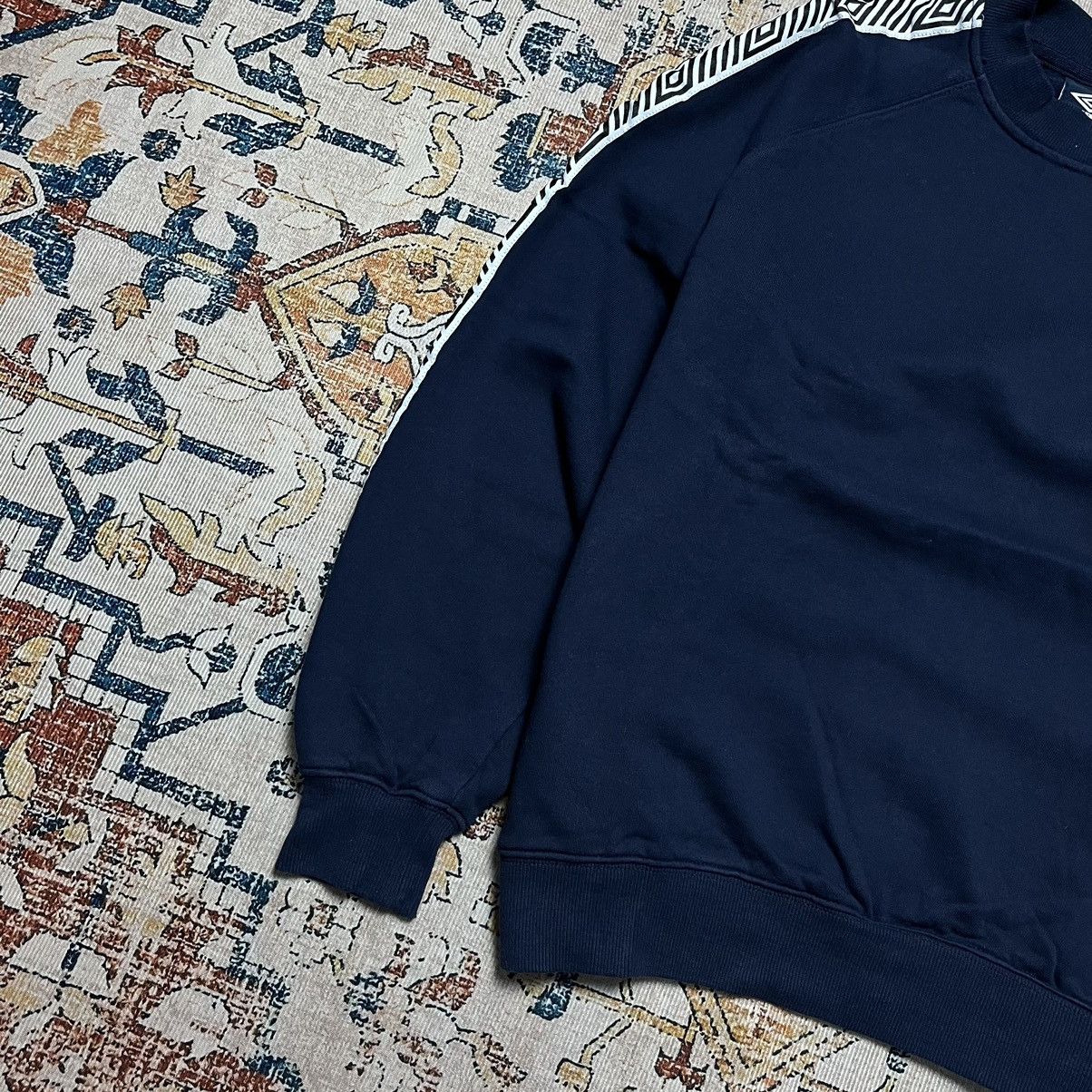 Umbro Umbro Motive Shoulder to Hand Navy Sweatshirts Size US L / EU 52-54 / 3 - 3 Thumbnail
