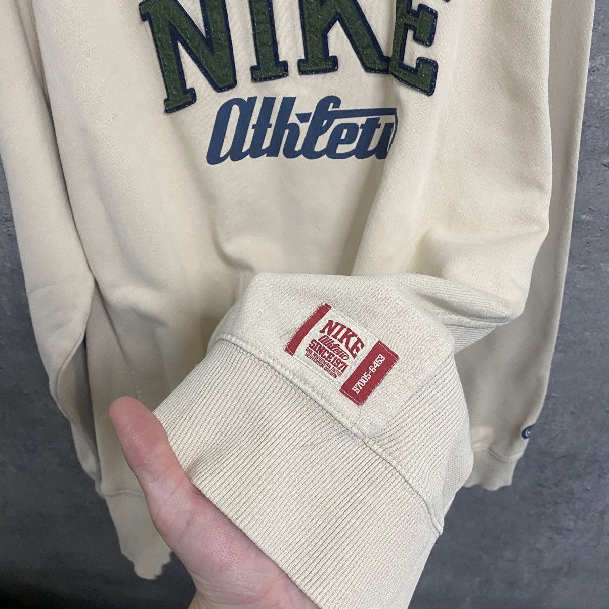 Nike Vintage Nike Athletic Baggy Sweatshirt Oversized Big Logo Size US XL / EU 56 / 4 - 6 Thumbnail