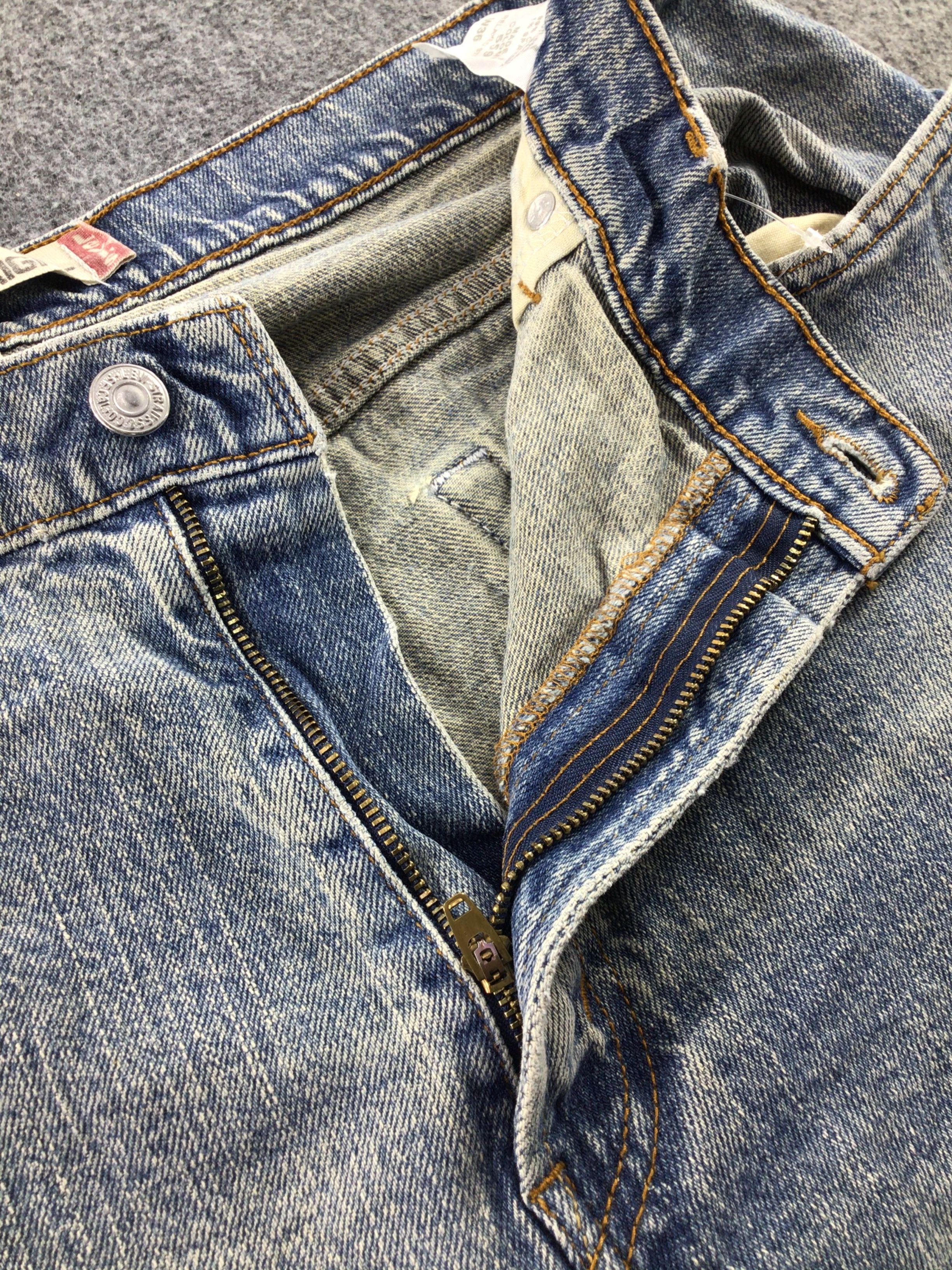 Levi's Vintage Levis 559 Jeans-J804 Size US 35 - 8 Thumbnail