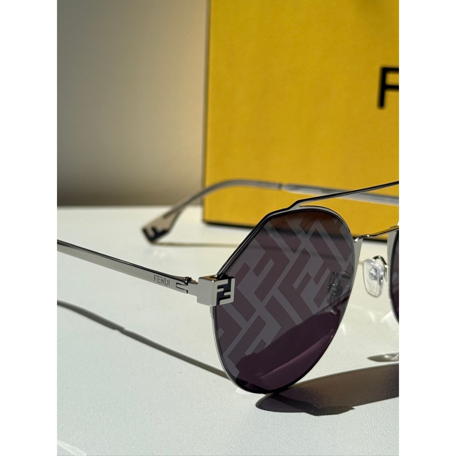 Fendi NEW Fendi FE40060U Silver Logo Mirror Round Sunglasses Size ONE SIZE - 5 Thumbnail