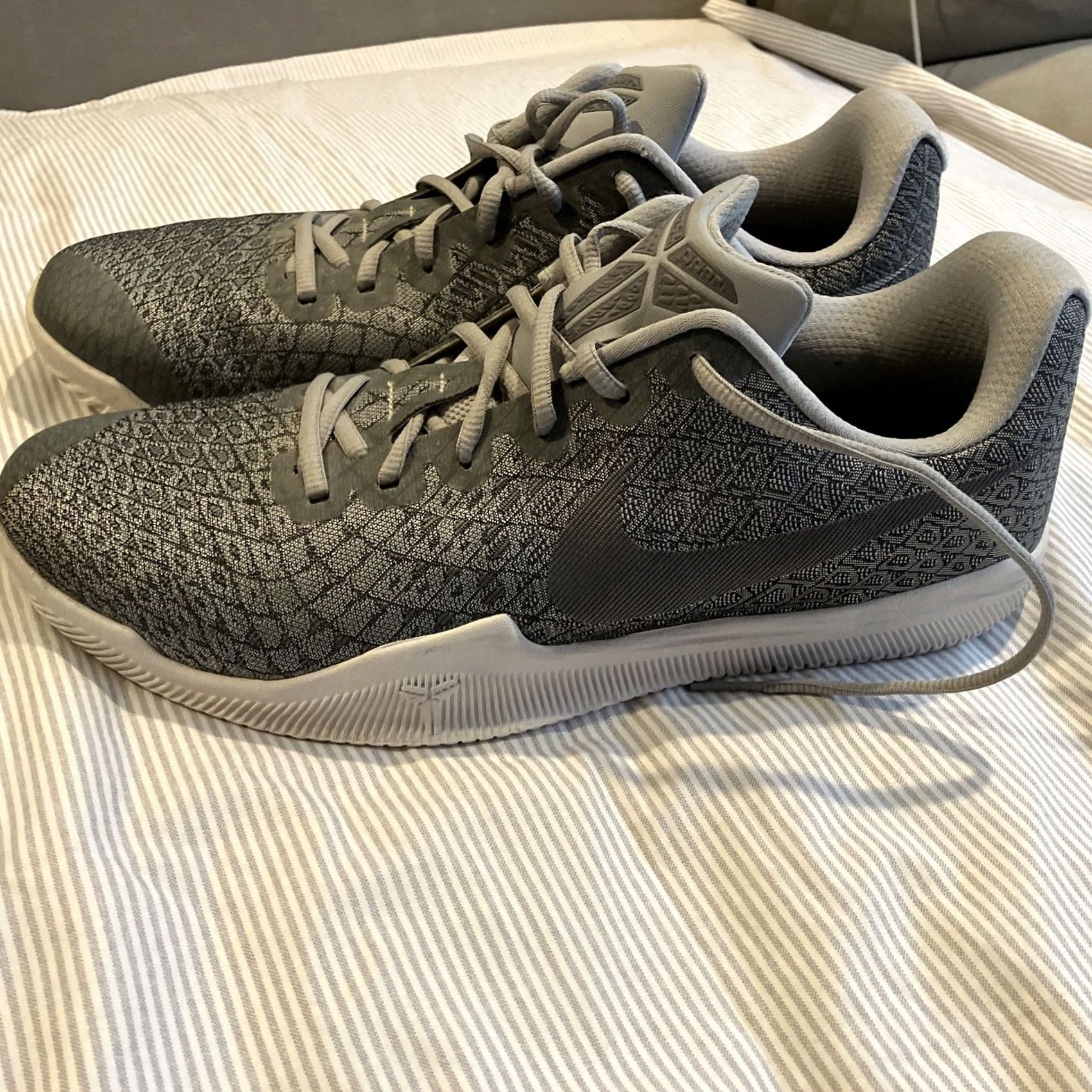 Nike Nike Kobe Mamba Instinct Sneaker 2016 Pure Platinum Gray Men's Size 12 852473-002 Size US 11 / EU 44 - 3 Thumbnail