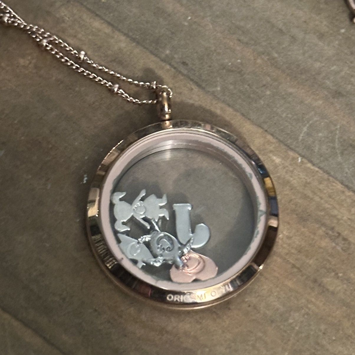 Other Origami Owl rose gold round floating charm locket necklace Size ONE SIZE - 3 Thumbnail
