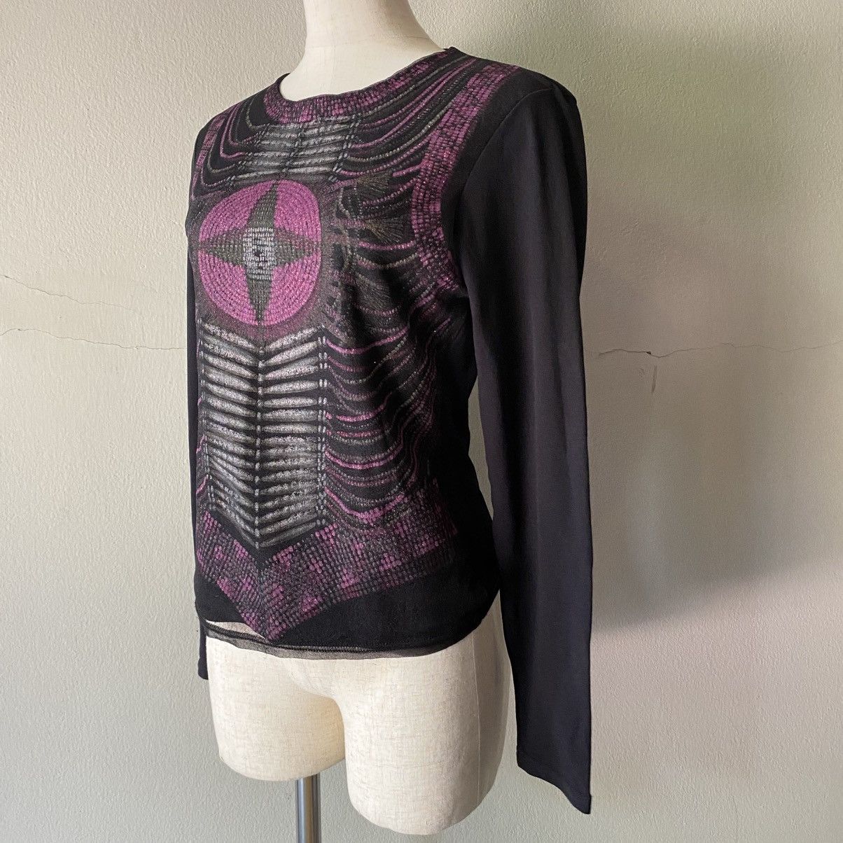Morgan Homme MORGAN Y2K Black Sheer Top with Purple Graphic Print Size S / US 4 / IT 40 - 19 Thumbnail