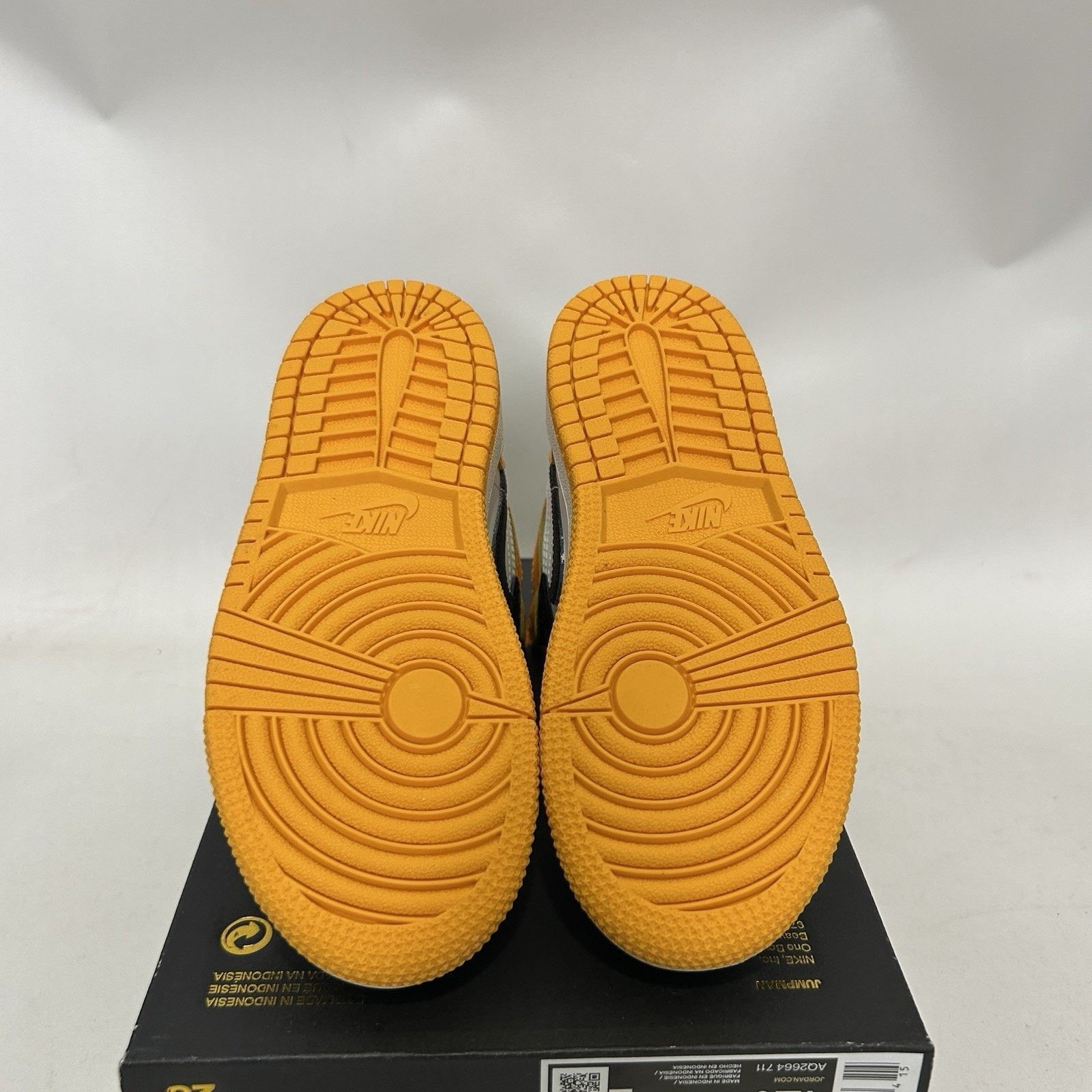 Nike Nike Air Jordan 1 Retro High OG PS “Taxi-Black-Sail” Size US 12 / IT 42 - 5 Thumbnail
