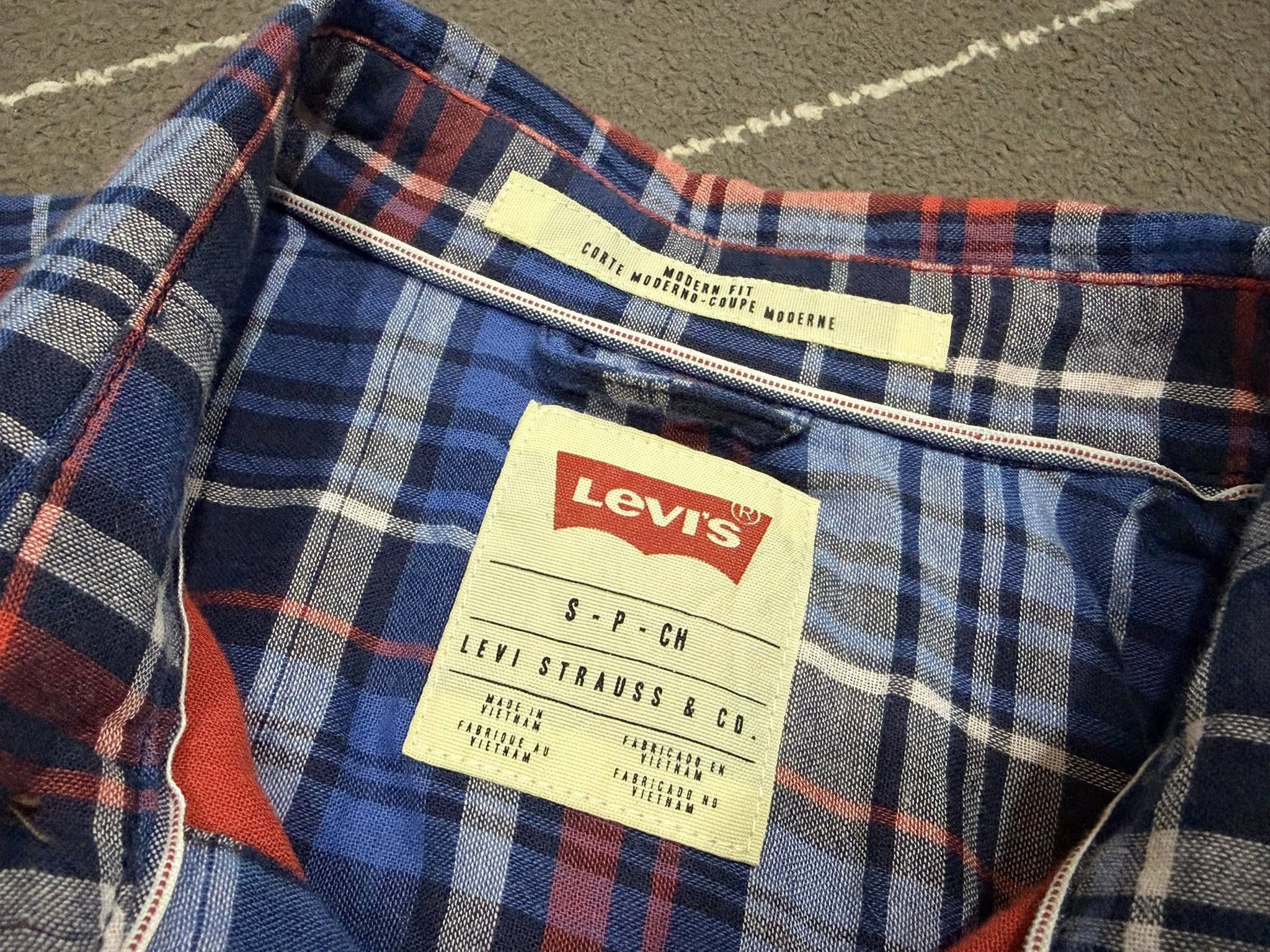 Levi's LEVI STRAUSS modern fit LS button up XS 2211 Size US XS / EU 42 / 0 - 5 Thumbnail